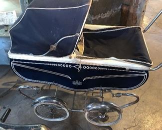 Sweet vintage baby pram! Great repurposed as a caddy for baby toys, blankets or an authentic buggy for a toy!!!