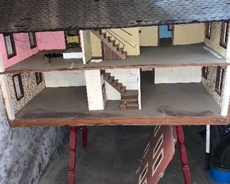 Amazing doll house! Perfect to be creative with and enjoy many memories with your children or grandchildren!