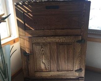 Antique solid oak ice box chest white mountain grand New Hampshire $1300