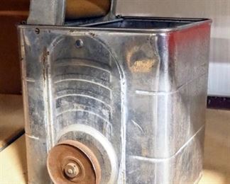 Vintage Portable Tabletop Washing Machine, 20" x 14" x 12"