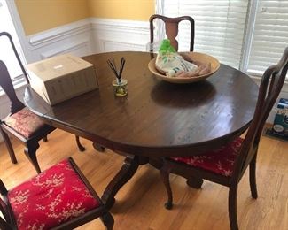 POTTERY BARN TABLE.  EARLY SALE.  SHOWN WITH A LEAF. IN PLACE.  $225.   CHAIRS ARE VINTAGE AND $90.  EARLY SALE ALSO. 