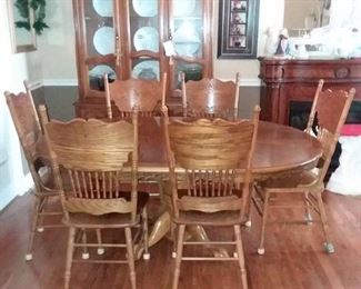 Dark Oak Claw Foot Pedestal Table with 6 Chairs