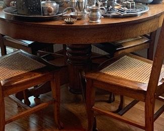 Solid Oak Pedestal Table & 4 Chairs.