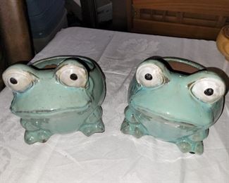$18.00, Frog planters 9" new