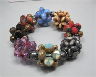 $8.00, Glass bead expandable bracelet