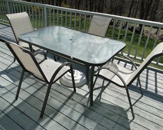 Patio Set $75 umbrella is in garage