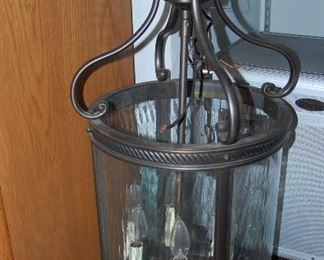 Large (20 Inch Tall) Grand Entry Lamp.... Like New