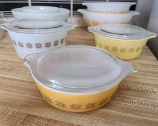 Vintage Pyrex W/ Lids