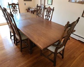 Dining Room Table & 6 Chairs