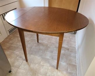 L. Hitchcock Hitchcockville Furniture Wooden Table W/ 2 Drop Leaves