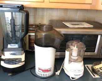 Ninja Professional blender, Cuisinart convection toaster oven
