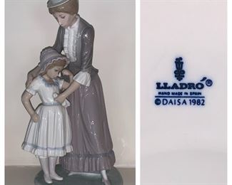 Lladro Mom Comforting Daughter Figurine