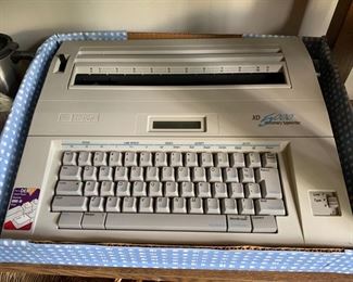 Smith Corona XD 5000 Dictionary Typewriter