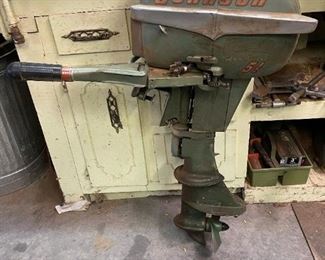 Vintage JOHNSON 5 1/2 HP Sea Horse Outboard Boat Motor