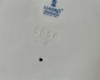 LLADRO Figurine 5858 "Waiting To Dance"