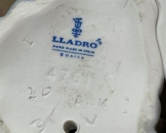 LLADRO Woman with Dog and Umbrella 14" Tall - 4761