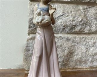 LLADRO NAO "Pampered Poodle" Figurine - 1157