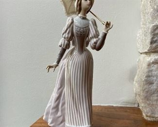 LLADRO English Lady with Parasol Figurine - 5324