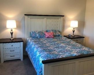 Brand new queen bed set, adjustable base mattress, head and foot. 