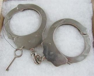 Peerless Handcuffs w/Key