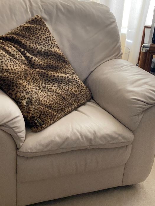 Vintage cream leather chair 