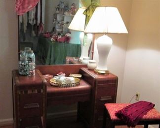 Vintage Vanity Deco Style