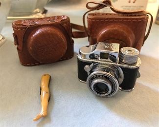 Mini camera’s and pocket knife