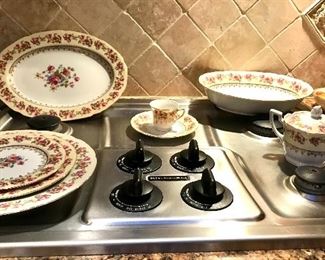 Goldcastle Fine China