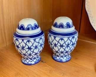 $20 - Blue and white salt and pepper shakers #2 - Bomba Chine (China).  3"H; 2"Diam.  
