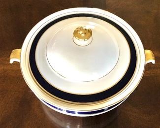 $30 Fondeville Ambassador casserole dish and lid.  5.5"H; 9.8"W; 8"diam