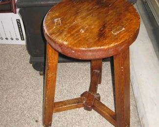 Primitive 3-legged stool