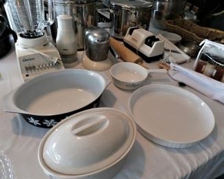 PYREX, CORNING, SMALL APPLIANCES AND OTHER KITCHEN ITEMS