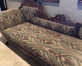 Victorian era fainting couch