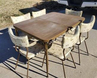 Queen City 1950s dinette set - formica top 6 vinyl chairs