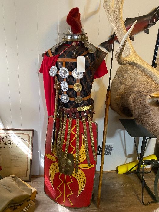 Roman soldier Uniform/ shield / Helmut (REPRO)