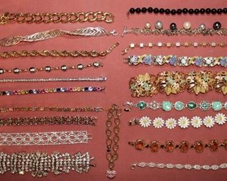 TONS OF JEWELRY!!!