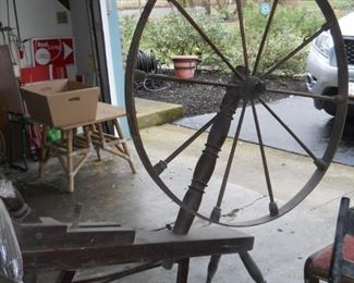 Antique spinning wheel