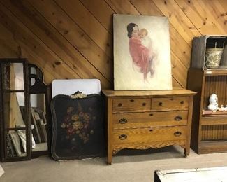 beautiful furniture and paintings