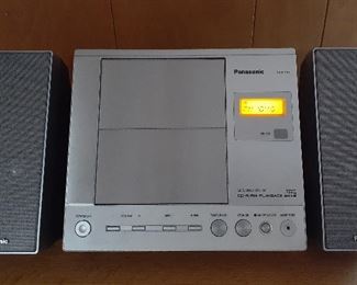 Panasonic shelf stereo (this thing rocks)