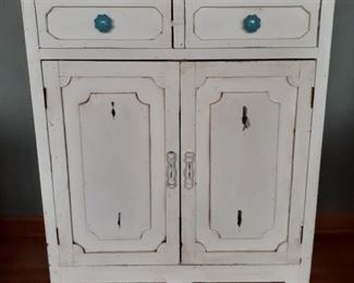 Shabby chic accent piece