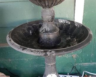 Metal bird bath/fountain, fully functional