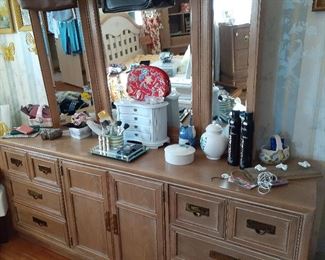 Dresser detail, 4-piece bedroom set by Stanley Furniture