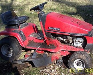 Snapper LE 145 38H lawn mower