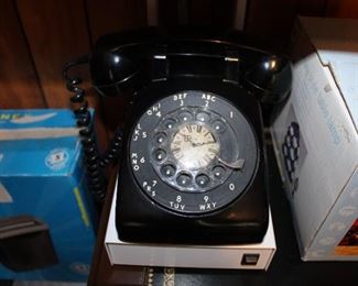 VINTAGE PHONE