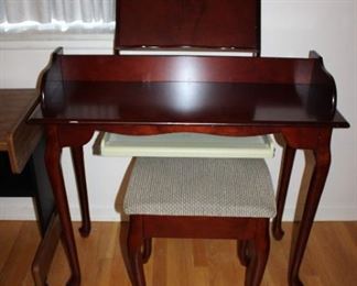 KEYBOARD TABLE W/BENCH