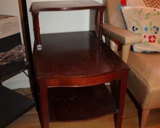 VINTAGE ACCENT TABLE