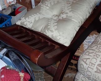WOOD BENCH WITH CUSHION