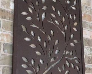 Metal outdoor wall plaque