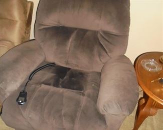 Brown power lift chair works great no rips or tears