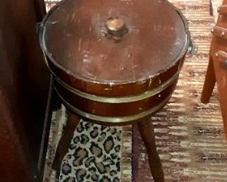 Antique sawing case